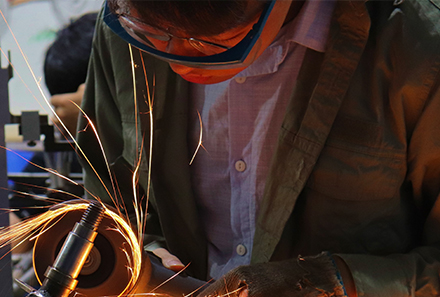 火花機安全生產(chǎn)需要注意什么？